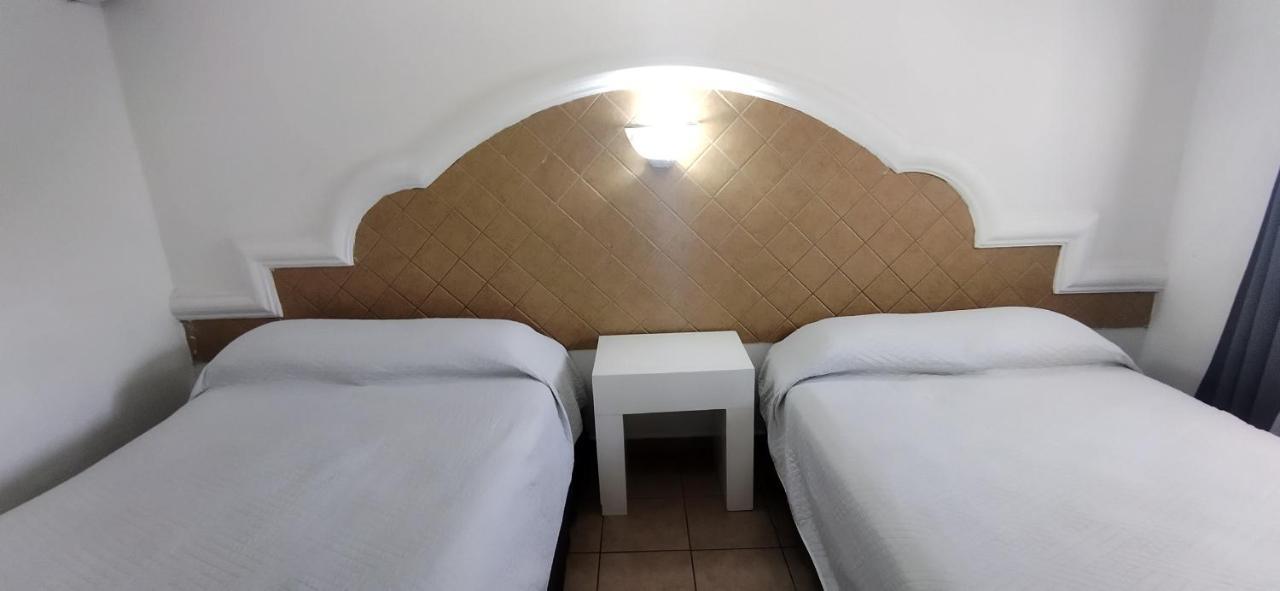 Hotel Casa Blanca Heroica Caborca Buitenkant foto